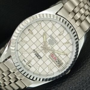 Vintage 1985 Seiko Automatic Mens Silver Watch W/daydate & Silver accents